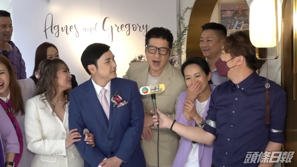 單立文就寄語一對新人：「愛是恆久忍耐。」